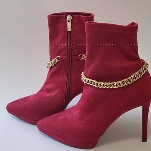 Jessica Simpson Valyn, Red Stiletto Heel Boots With Gold Chain; 7Medium.
